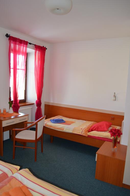 Hotel U Kapra Łaźnie Bělohrad Zewnętrze zdjęcie