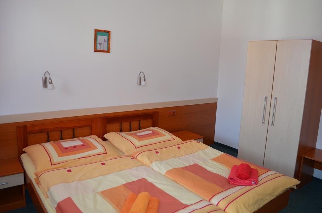 Hotel U Kapra Łaźnie Bělohrad Pokój zdjęcie