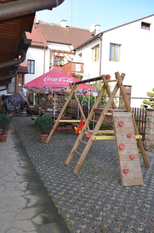 Hotel U Kapra Łaźnie Bělohrad Zewnętrze zdjęcie